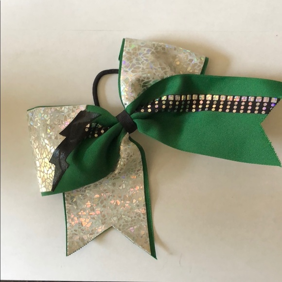 🎀 Bow - Green/Silver/Black. - Picture 1 of 3